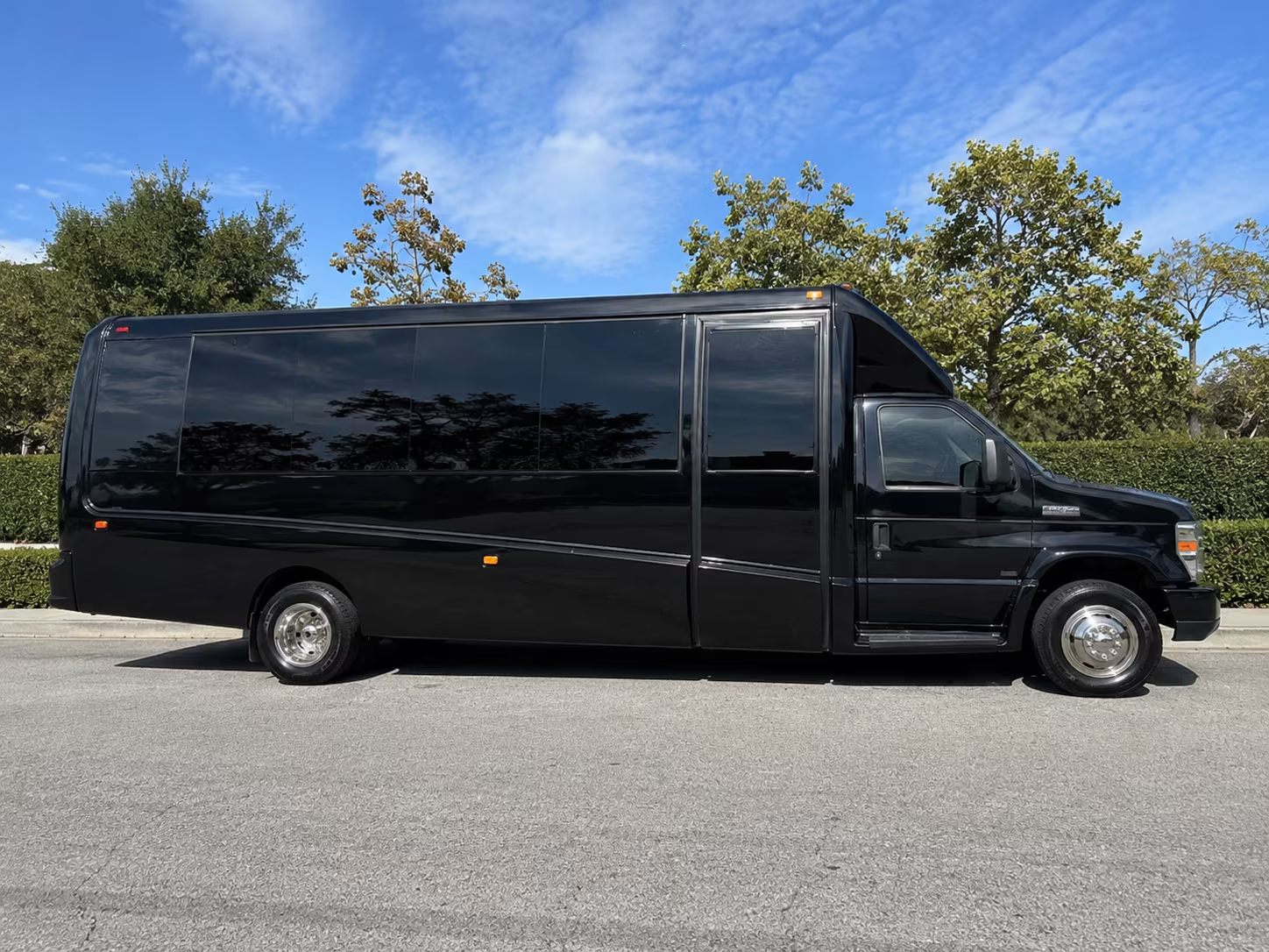bus rentals for bands and performers traveling through trenton