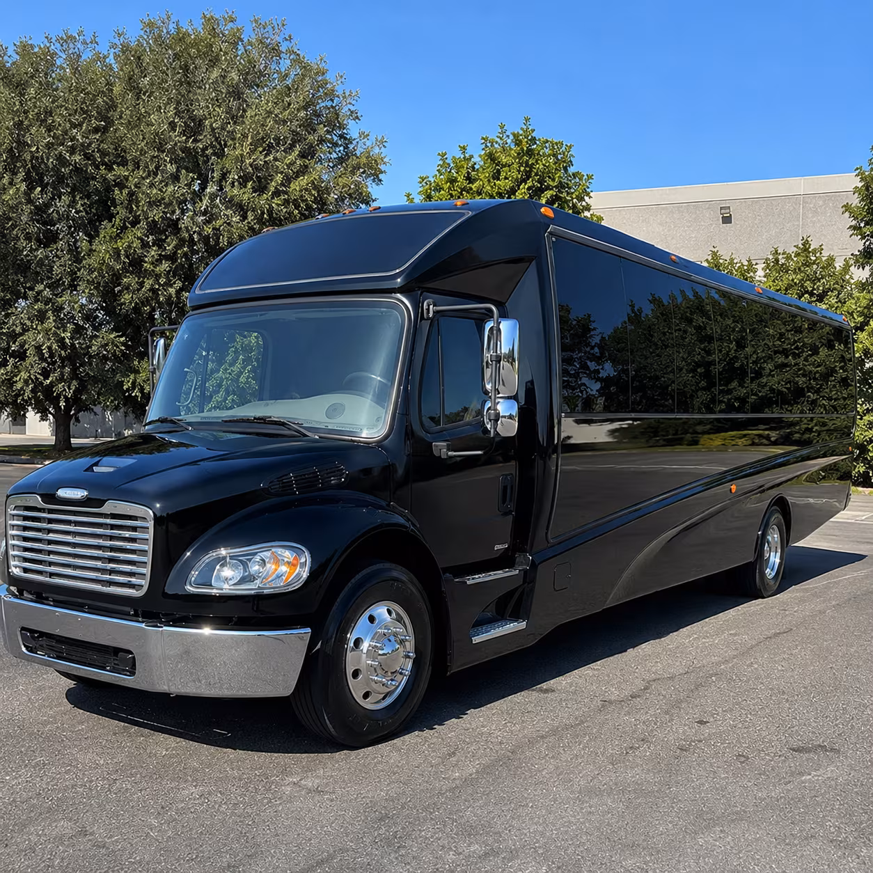trenton 20 passenger minibus