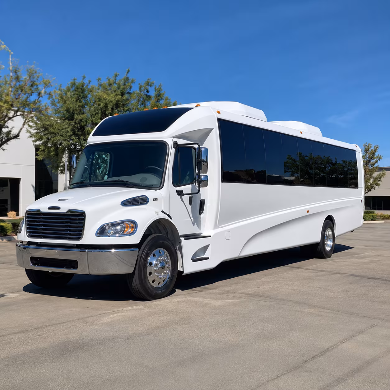 trenton 28 passenger minibus